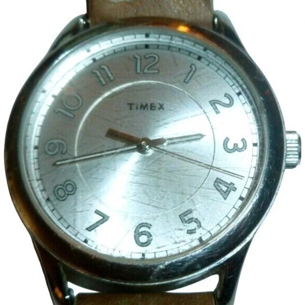 Timex Mens Quartz Watch Silver‎ Dial Brown Leather Strap Stainless Steel Back
